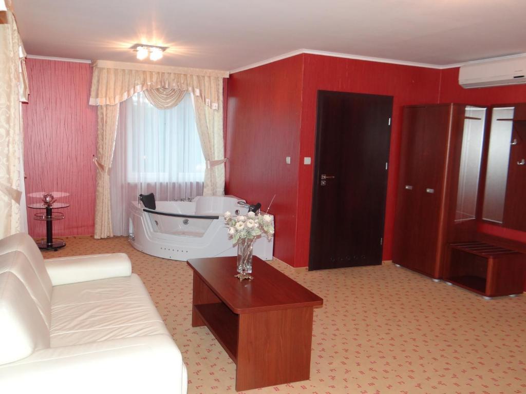 Hotel Tim Cekanowo Екстер'єр фото